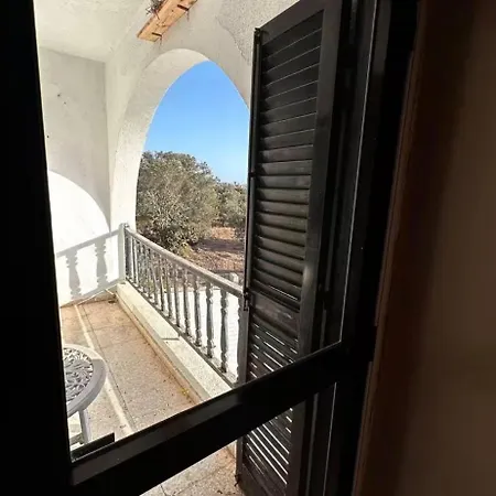 Cozy 2 Bedroom In Paphos