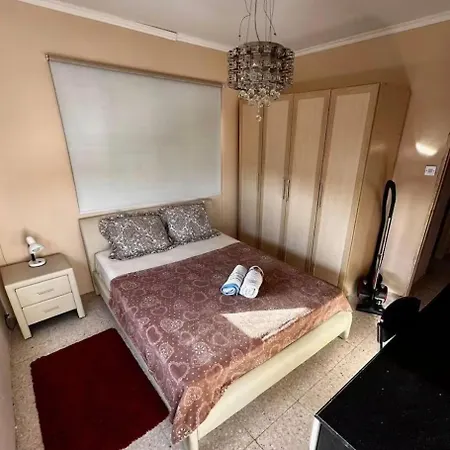 Cozy 2 Bedroom In Apartment *